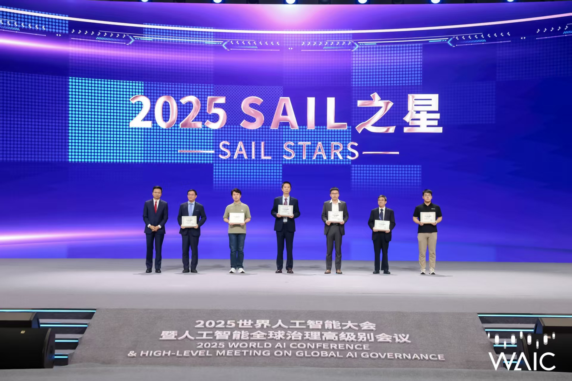 今年会官网-一样的“爆款王”，不一样的海信电视U7N